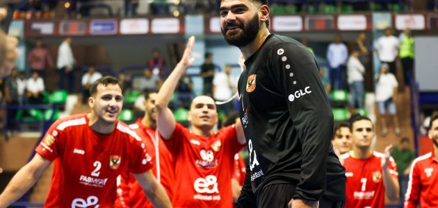 حارس يد الأهلي يرد الدين للترجي
